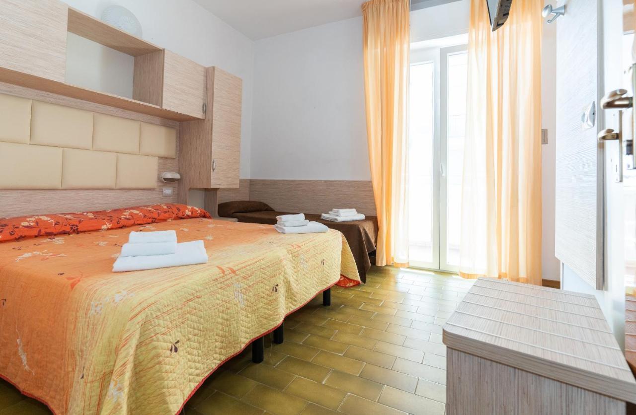 Hotel Croce Del Sud Rimini Exterior photo
